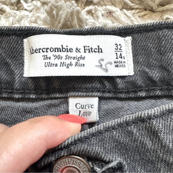 Abercrombie & Fitch 90’s Straight Curve Love Jeans NWT - Picture 9 of 11